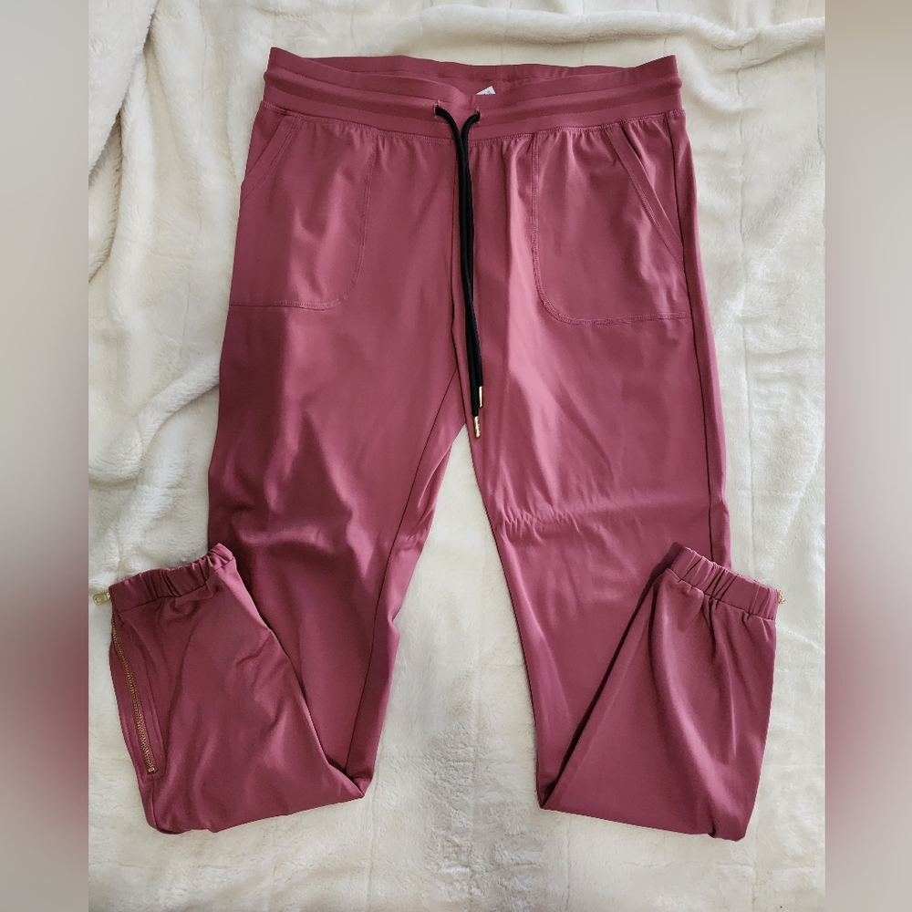 Zyia Muted Mulberry peak joggers